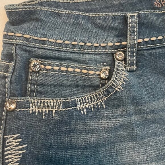 Womens‎ SHYANNE jean shorts - Picture 3 of 6